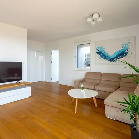 Apartamento Stunning Kasuni In