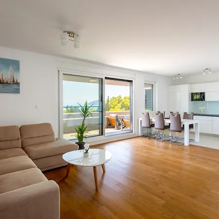 Stunning Kasuni Beach In Apartment Split