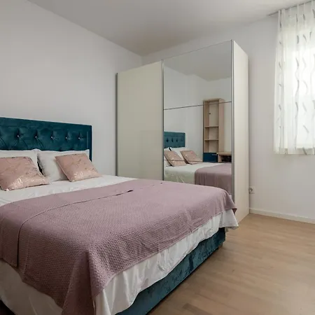 Stunning Kasuni Beach In Apartment Split