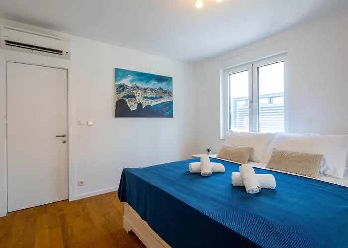 Stunning Kasuni In Apartment