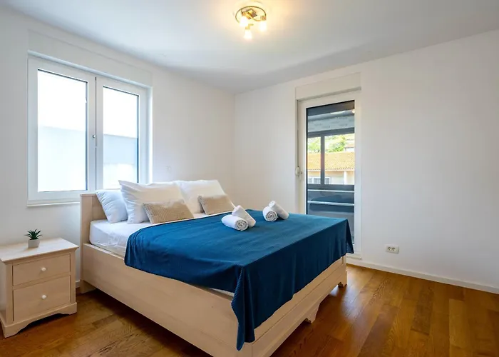 Stunning Kasuni In Apartment