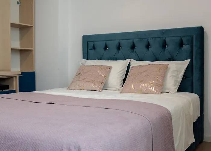 Stunning Kasuni In Apartment *