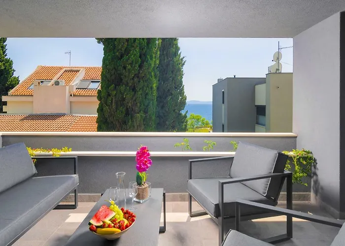 Stunning Kasuni In Apartment